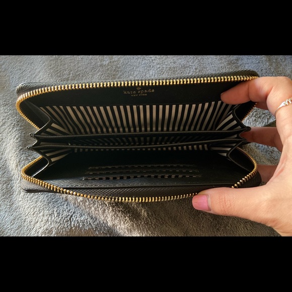 Kate Spade wristlet wallet black - Picture 2 of 4